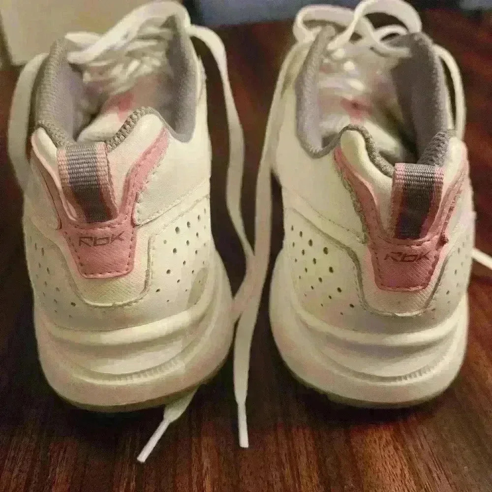 Reebok White Leather Sneakers with Pink Trim Size 10. EUC - Picture 6 of 16